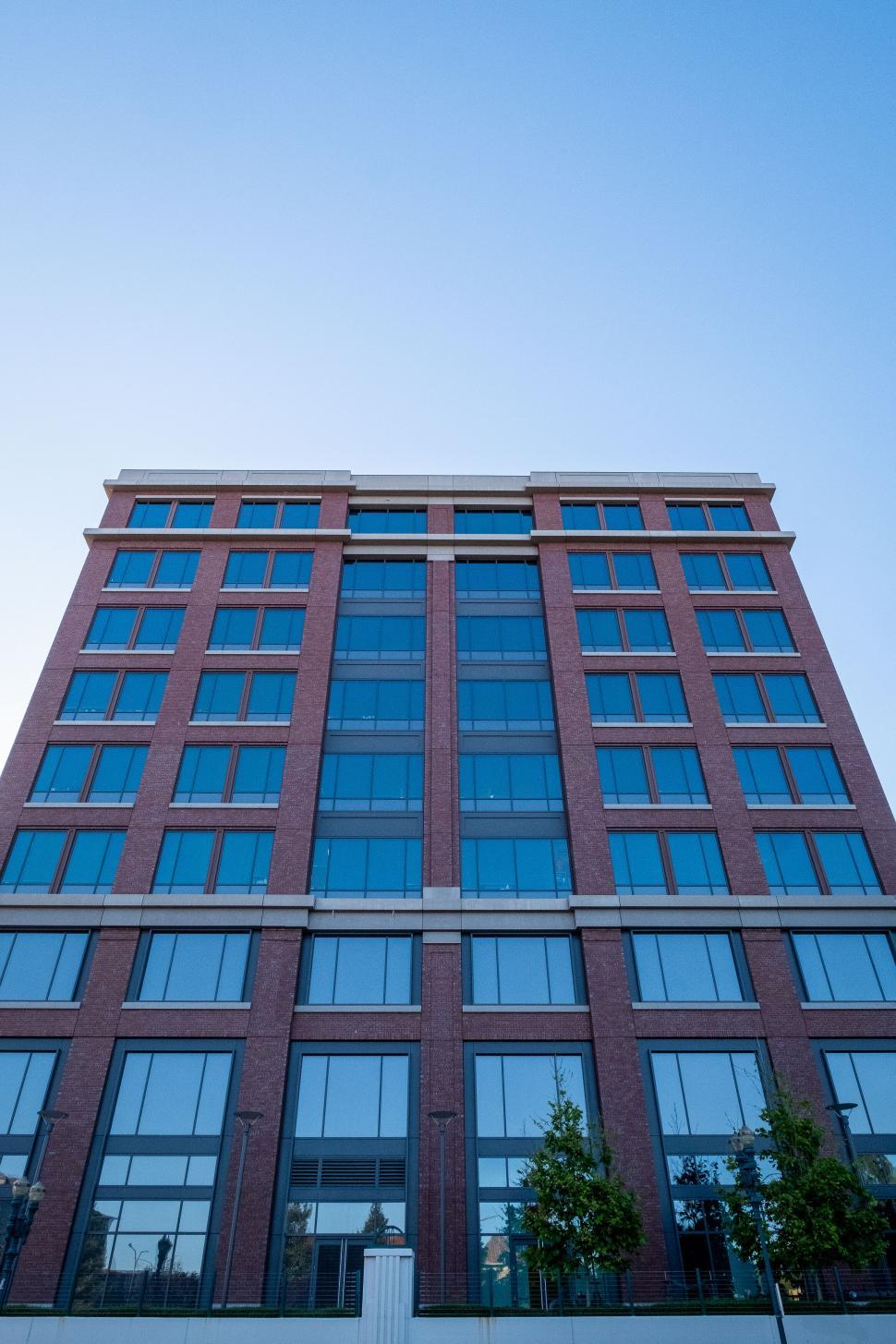 Free Image of Modern building against a blue sky 