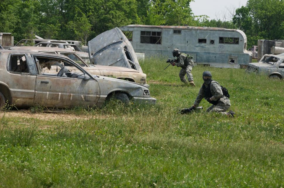 Free Image of Two paintball players 