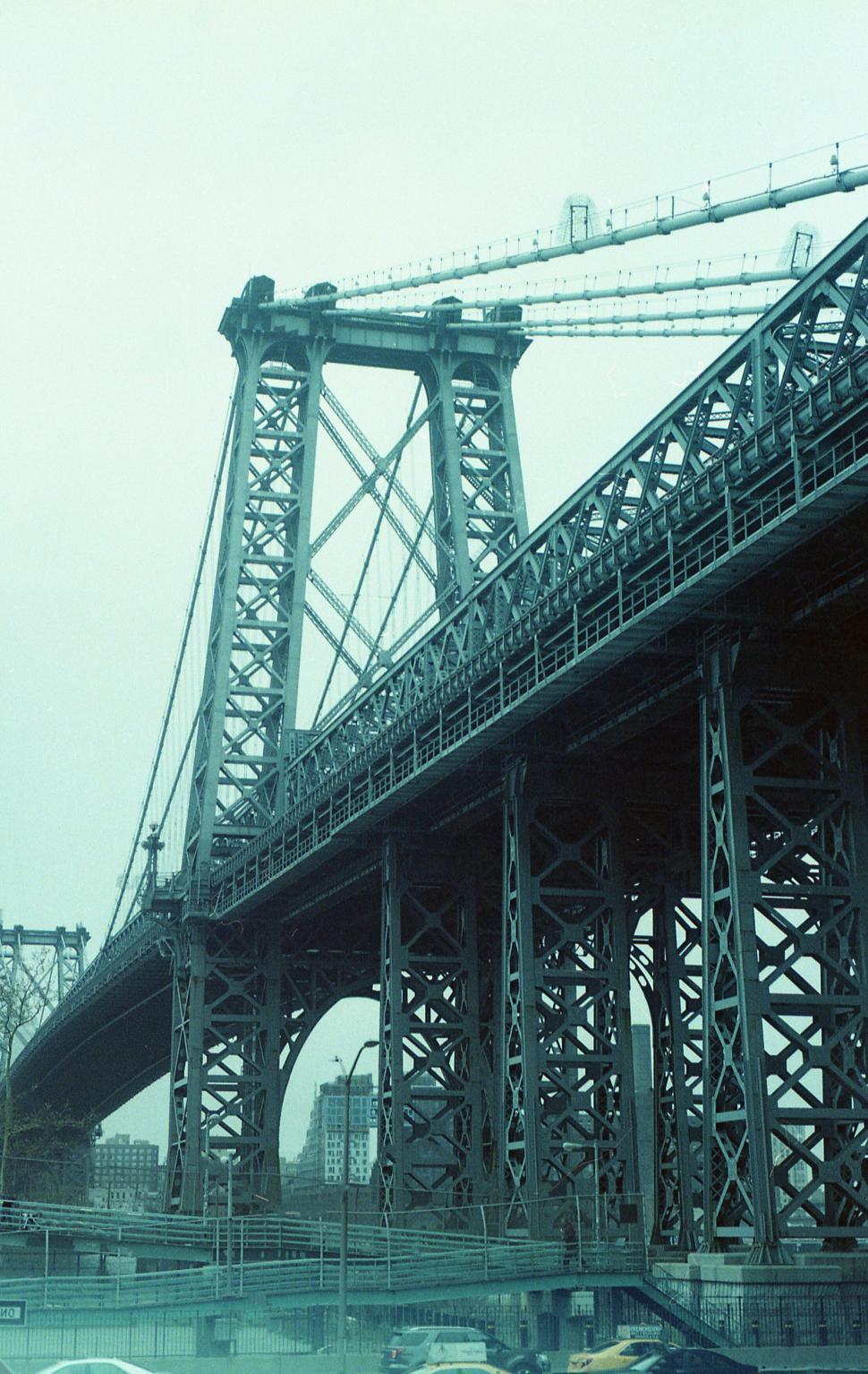 Free Image of Vintage Williamsburg Bridge architecture photo 