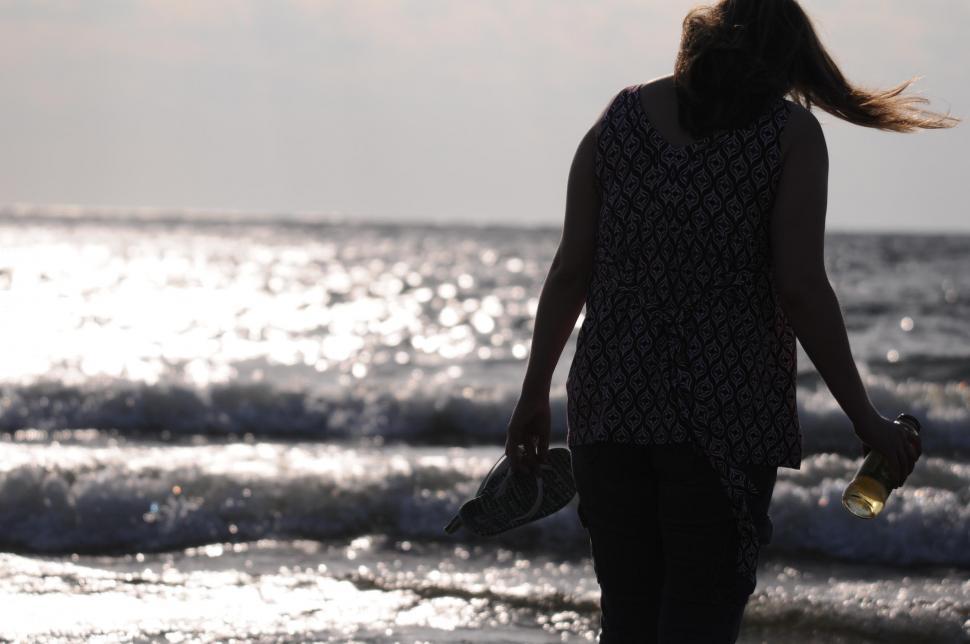 Free Image of Silhouette of a girl 