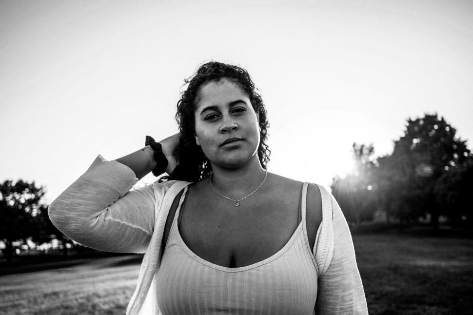 Free Image of Black and white photo of confident woman 