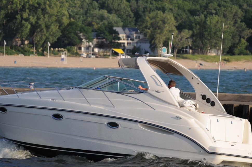 Free Image of Speed boat 