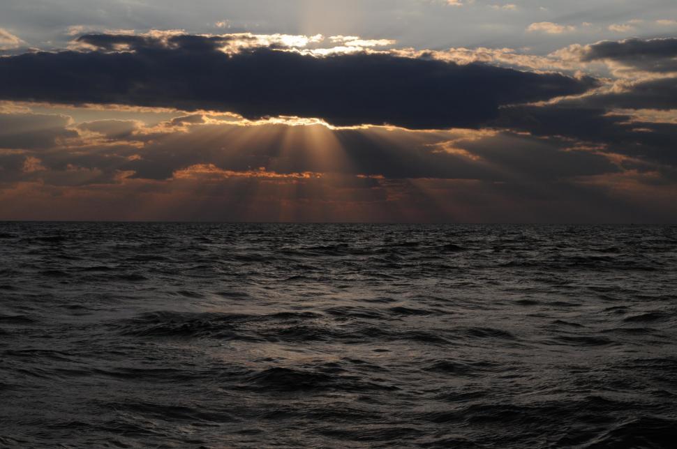 Free Image of Sun rays 
