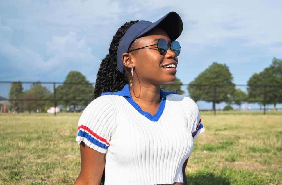 Free Image of Young athlete in casual sporting attire outdoors 