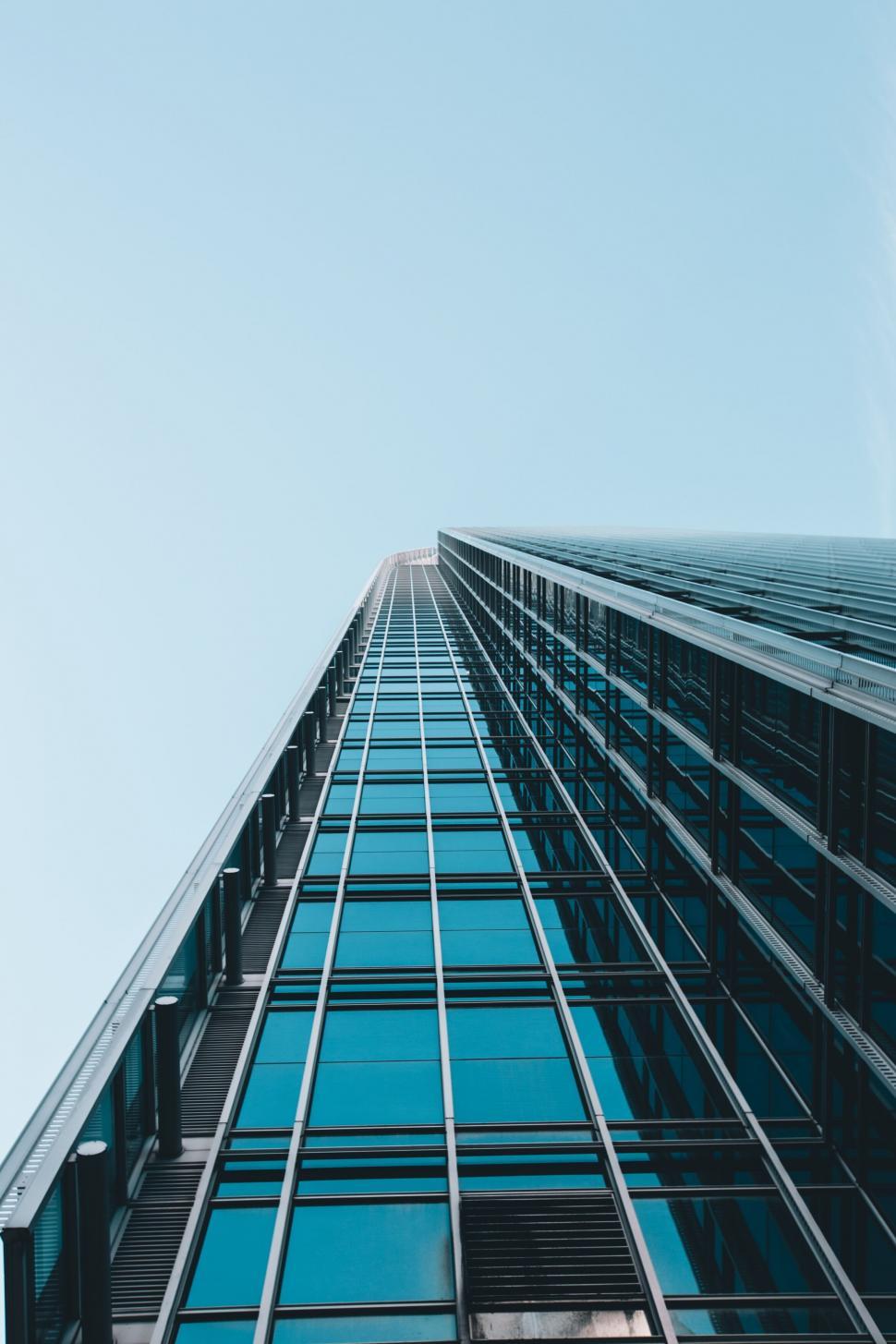Free Image of Skyward view of a modern skyscraper 