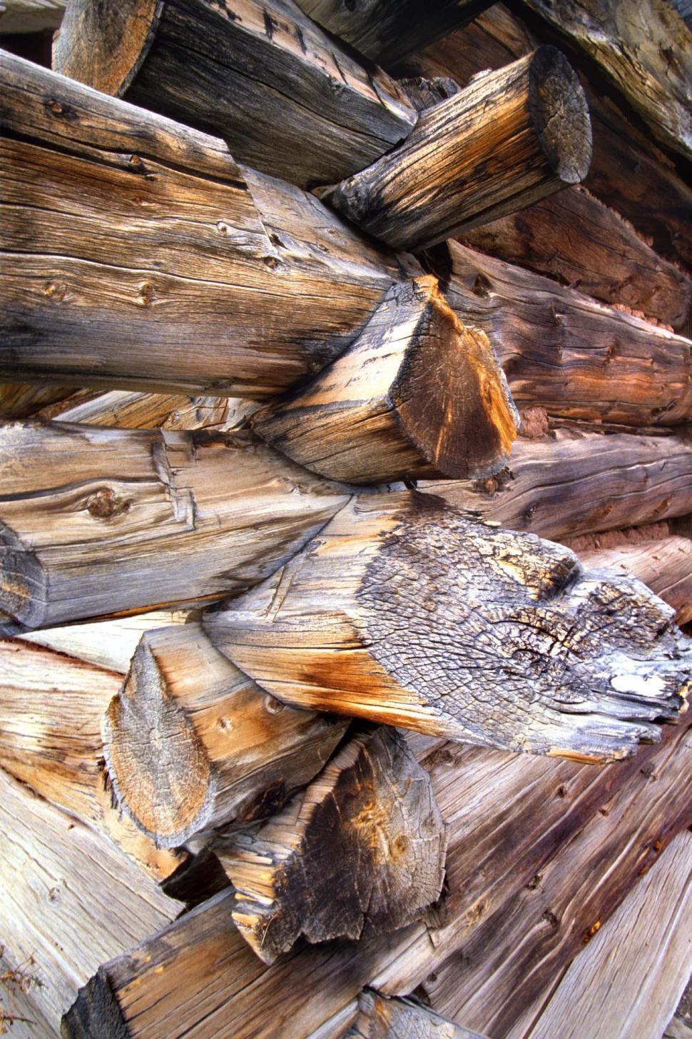 Free Image of Log home corner 