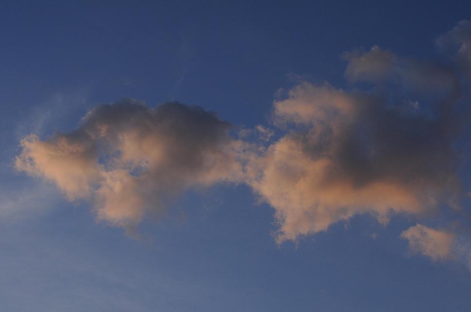 Free Image of Fluffy clouds 