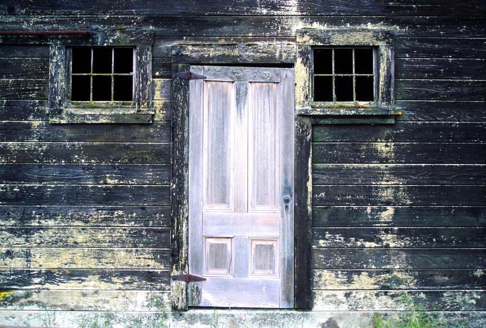 Free Image of Old door on old house 