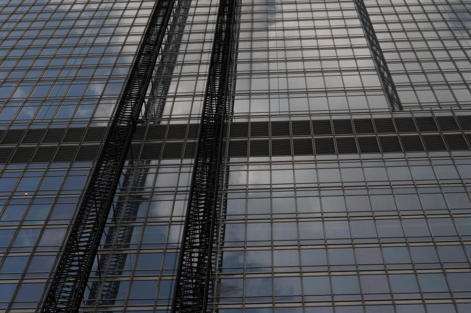 Free Image of Building with scaffolding 