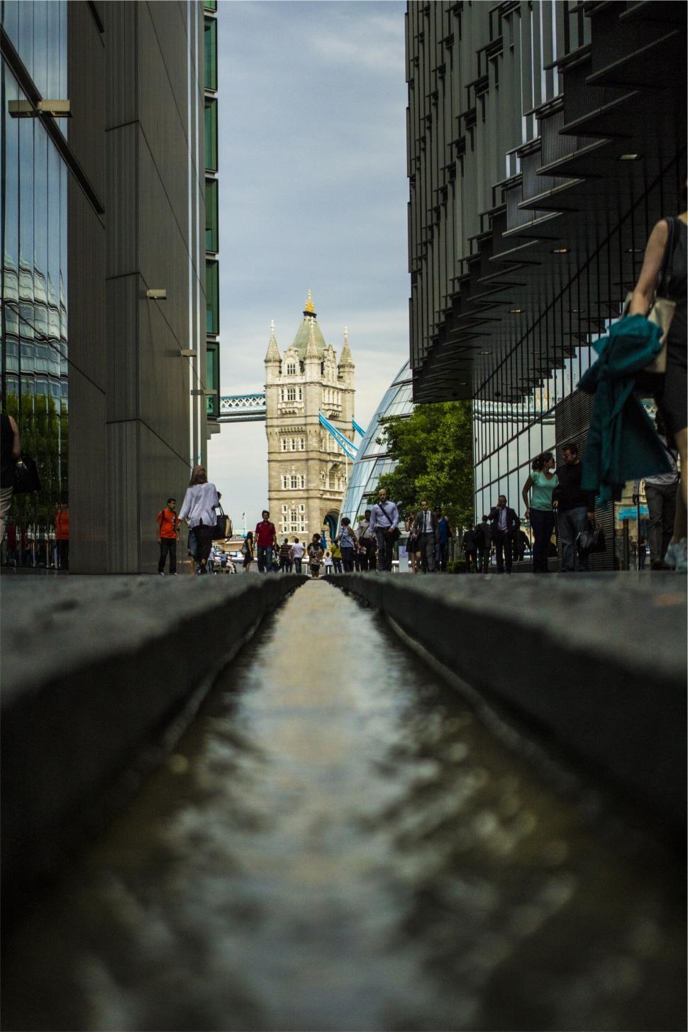 Free Image of Tower Bridge seen from urban drainage channel 