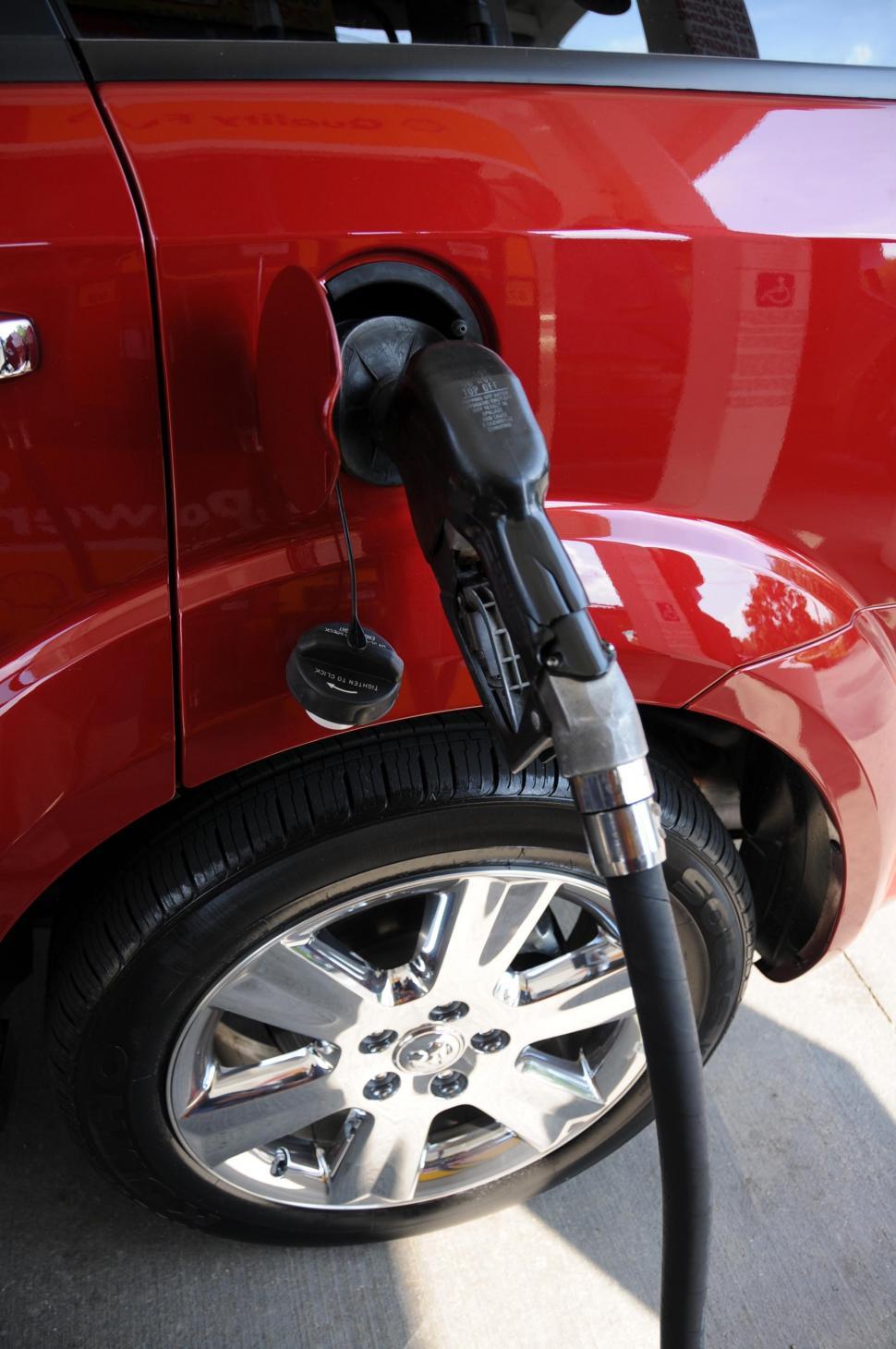 Free Image of Pumping gas 