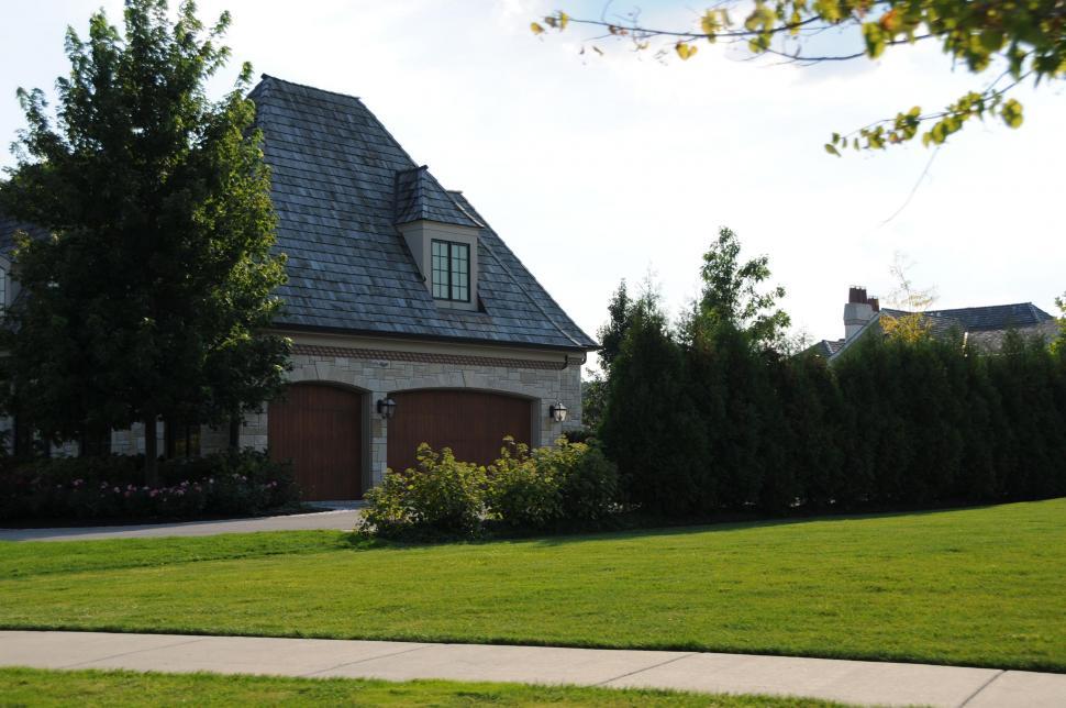 Free Image of Stone garage 