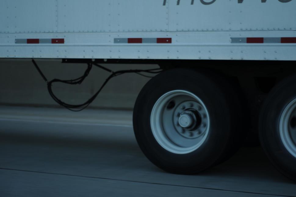 Free Image of Tractor trailer wheels 
