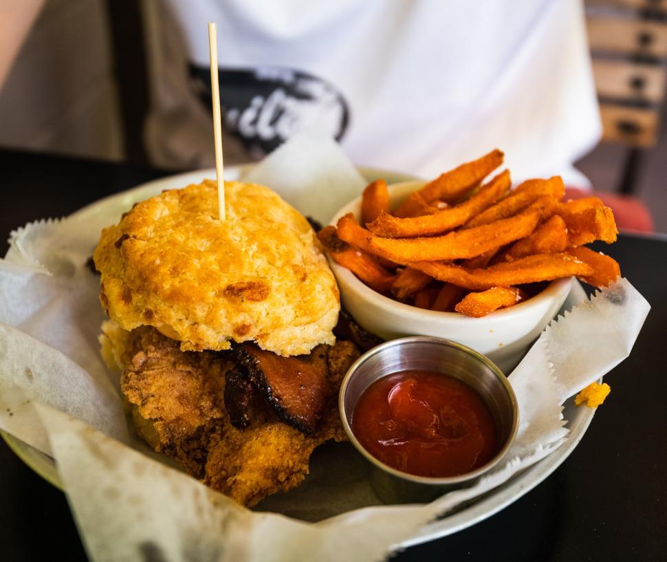Free Image of Delicious chicken and bacon biscuit sandwich 
