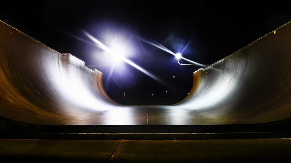 Free Image of Illuminated skate ramp at night 