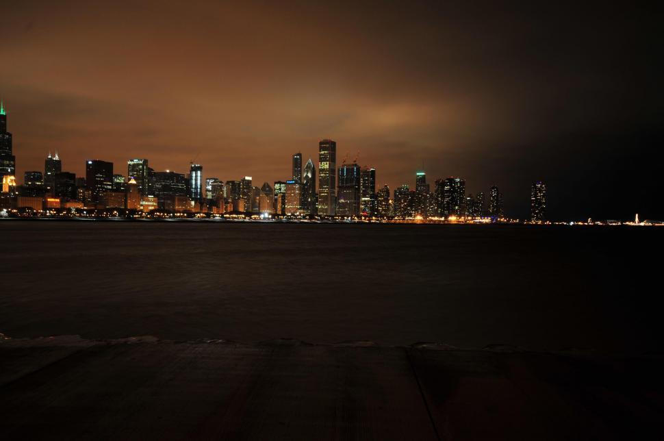 Free Image of Dark city skyline 