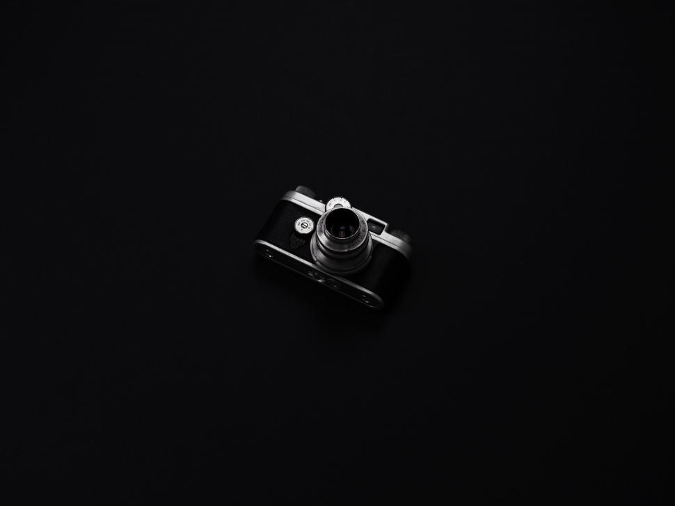 Free Image of Vintage camera on a dark background 