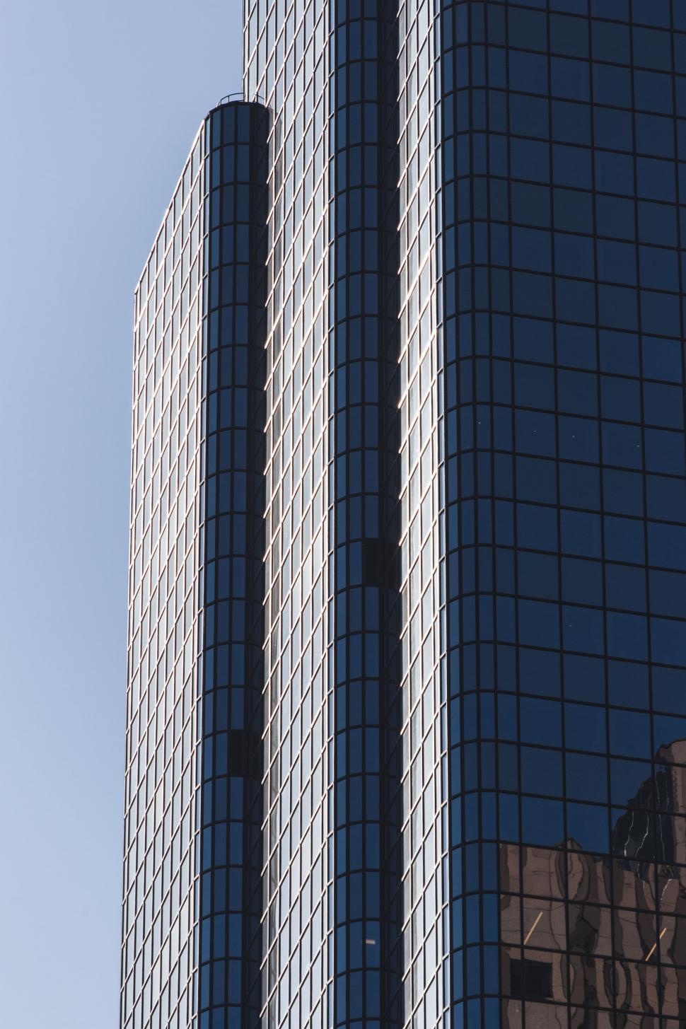 Free Image of Modern skyscraper with reflective glass 