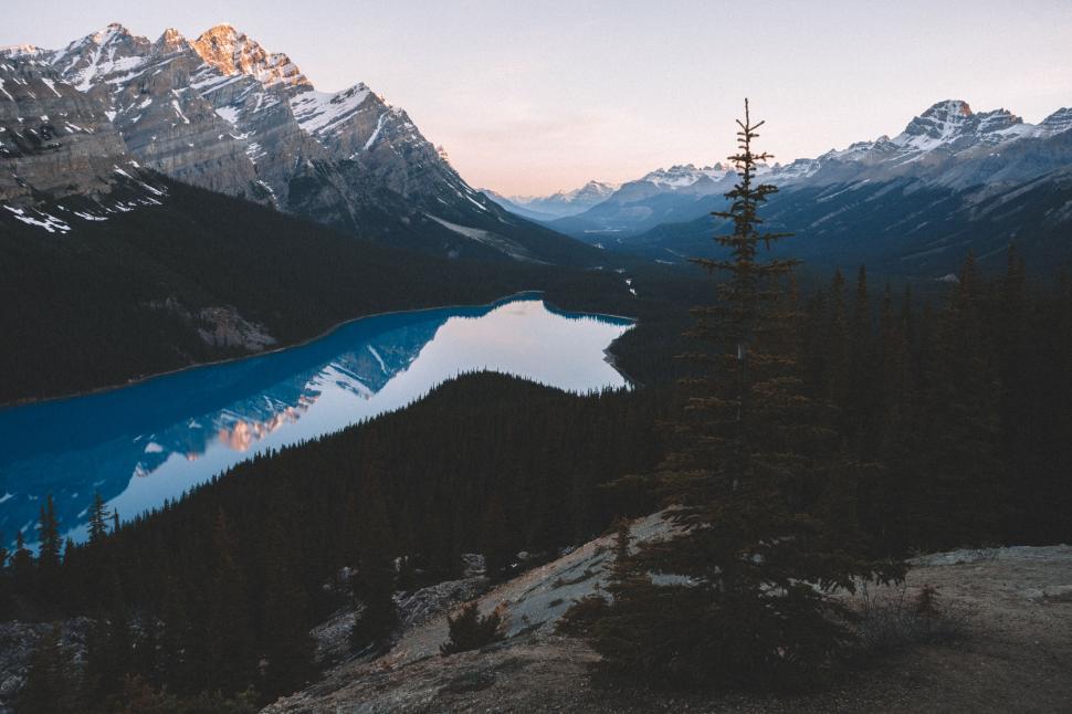Free Image of Mountain lake during twilight 