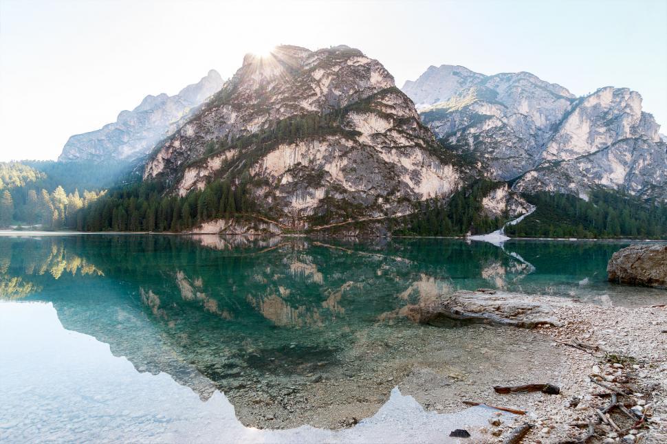 Free Image of Mountain reflections in a clear lake 
