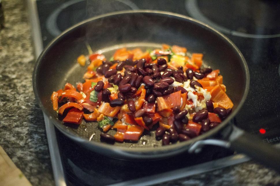 Free Image of Vegetables and beans cooking in a pan 