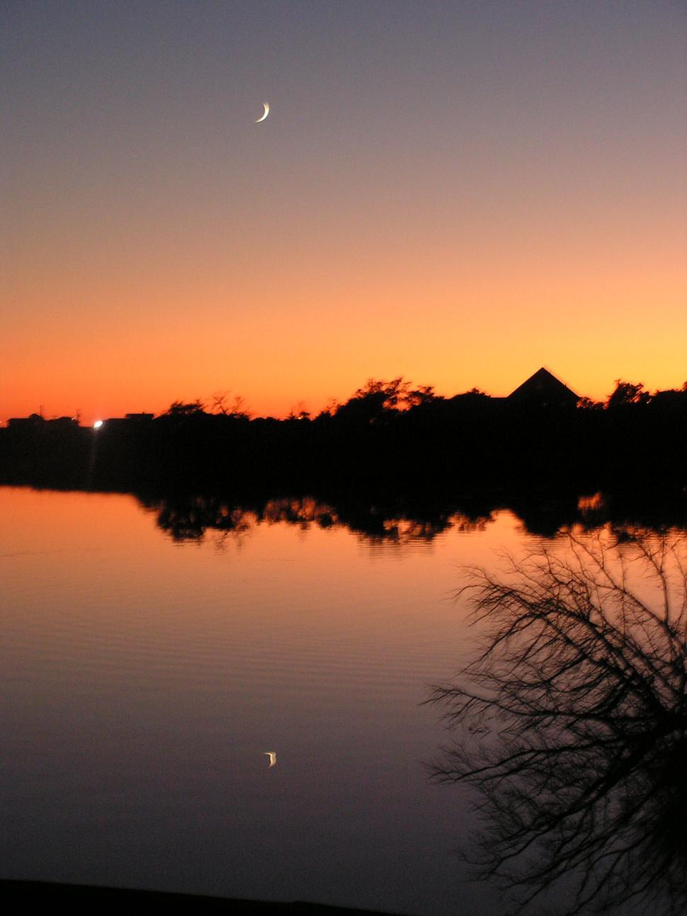 Free Image of Moon over the canal - Orange Sky 