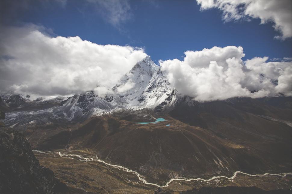 Free Image of Mountainous landscape with clouds and lake 