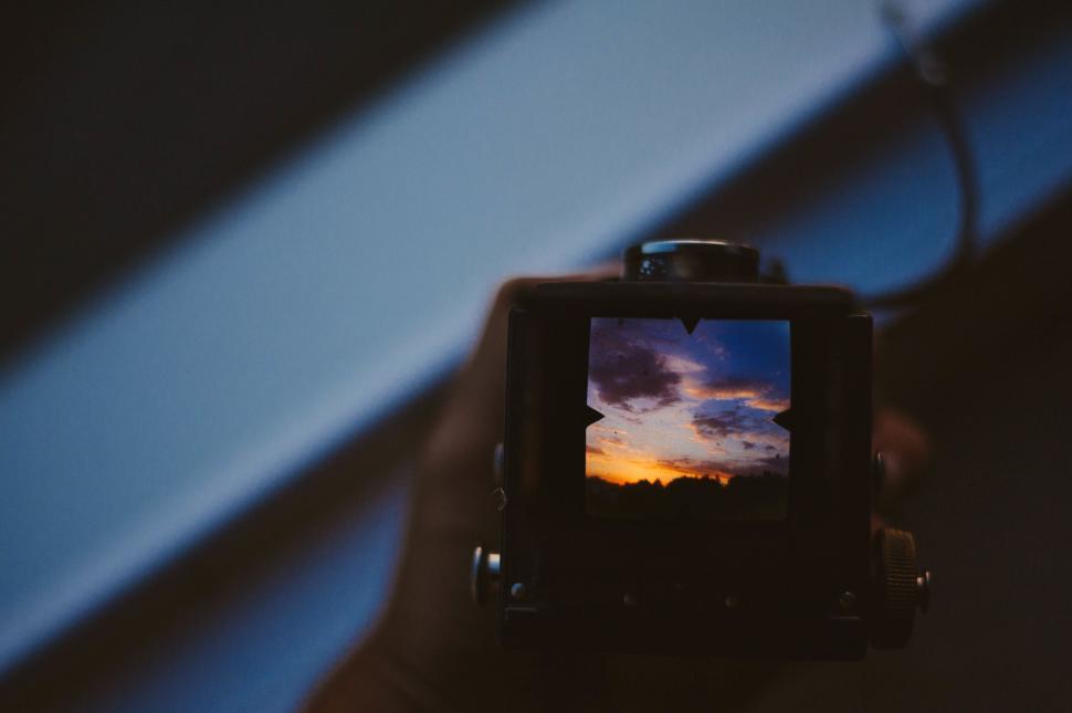 Free Image of Silhouette captured through a camera viewfinder 