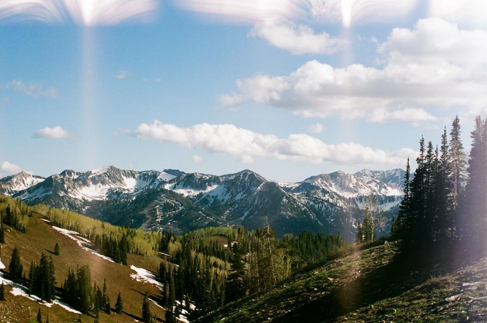 Free Image of Scenic alpine landscape with mountain peaks 