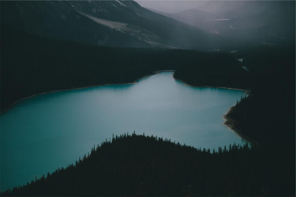 Free Image of Misty Mountain Lake at Twilight 