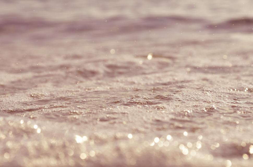 Free Image of Golden reflections on water at sunset 