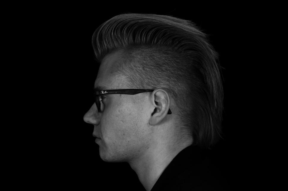 Free Image of Abstract portrait with obscured face 