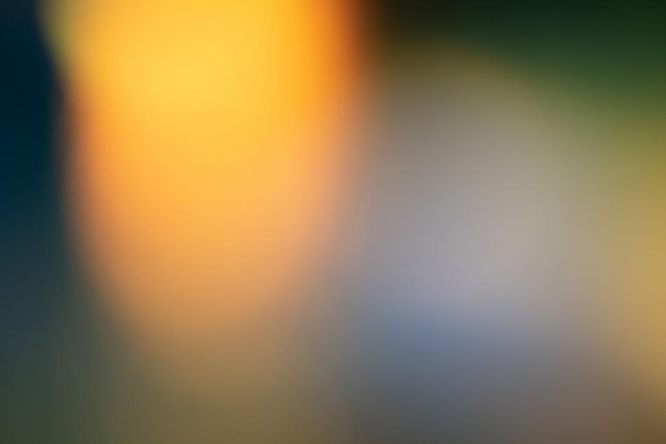 Free Image of Subtle Warm to Cool Blur Transition 