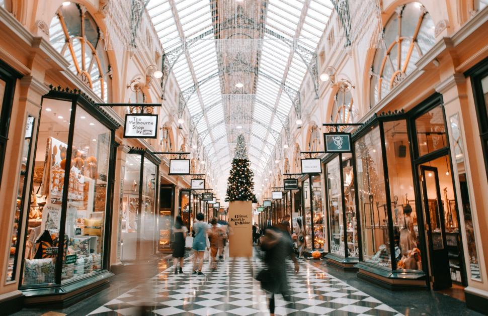 Free Image of Elegant shopping arcade with Christmas decor 