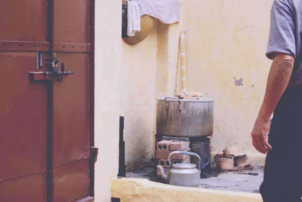 Free Image of Traditional cooking in an outdoor kitchen 