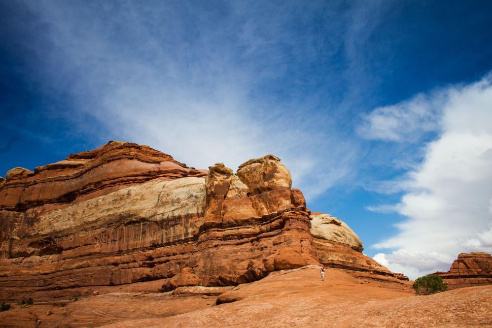 Free Image of Red rock formations under a blue sky 