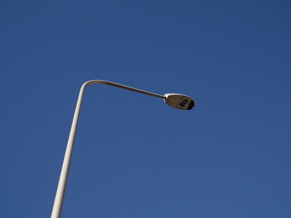 Free Image of Streetlight against a clear blue sky 