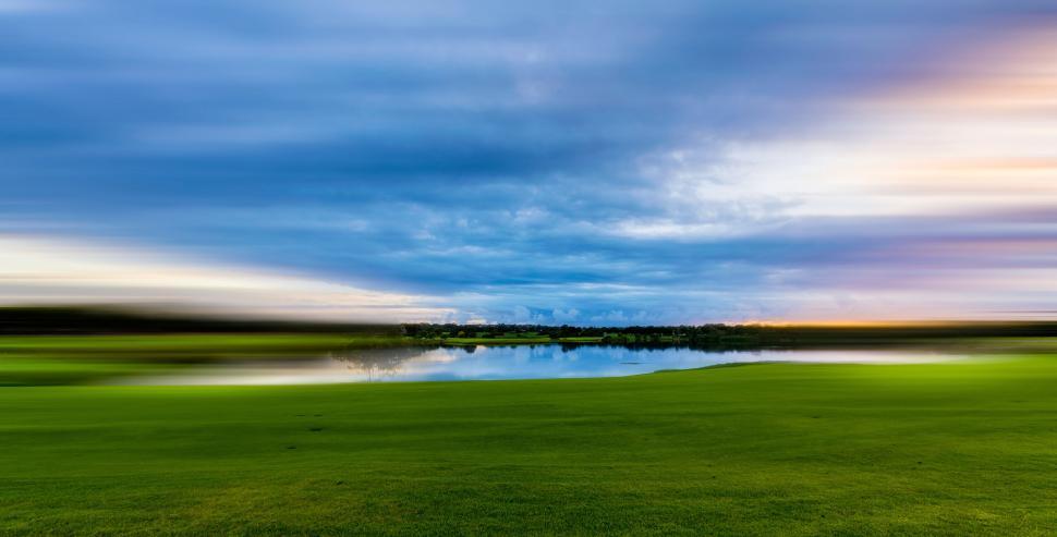 Free Image of Abstract blurred landscape at sunset 