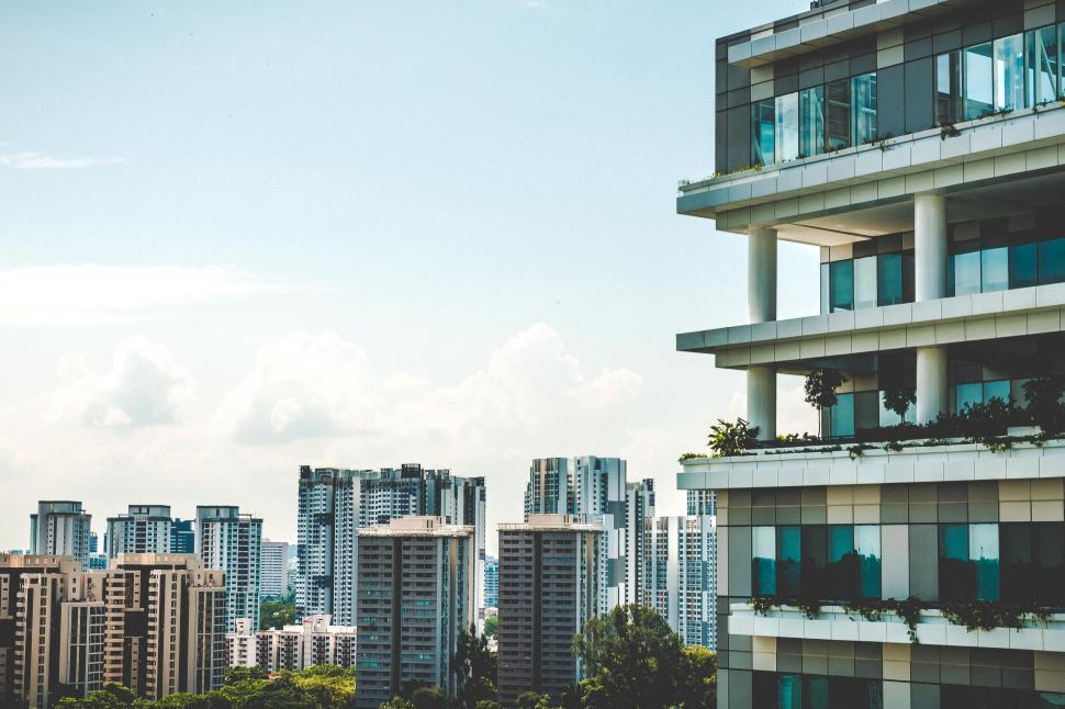 Free Image of Urban skyline with modern architecture 