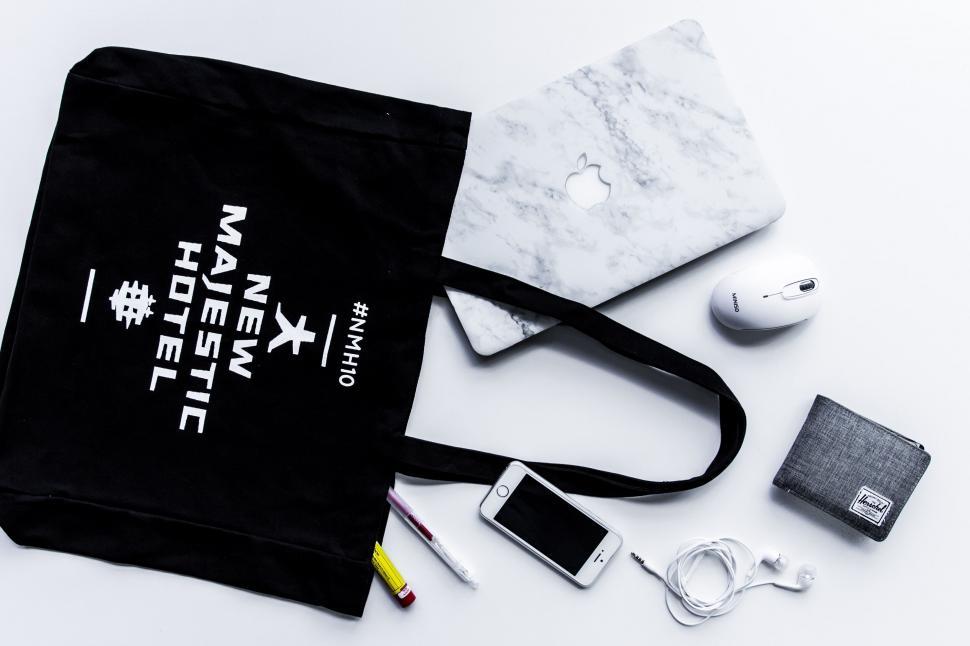 Free Image of Flat lay of tech gadgets and accessories 