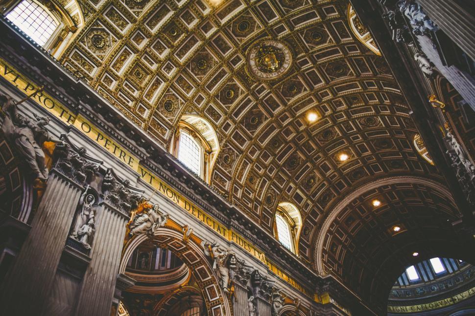 Free Image of Striking interior of a historical cathedral 