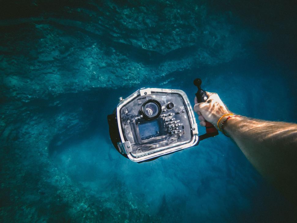 Free Image of Underwater camera housing in ocean 