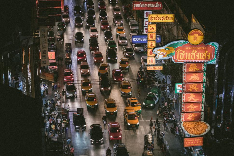 Free Image of Bustling night traffic in urban Asia 