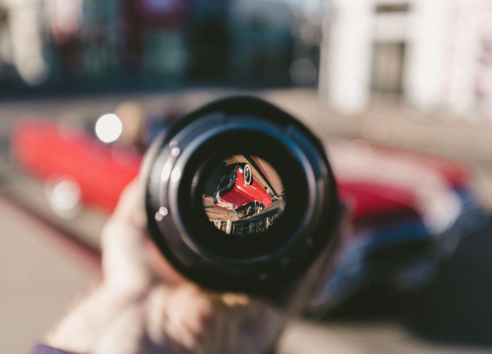 Free Image of Reflection of a building in lens 