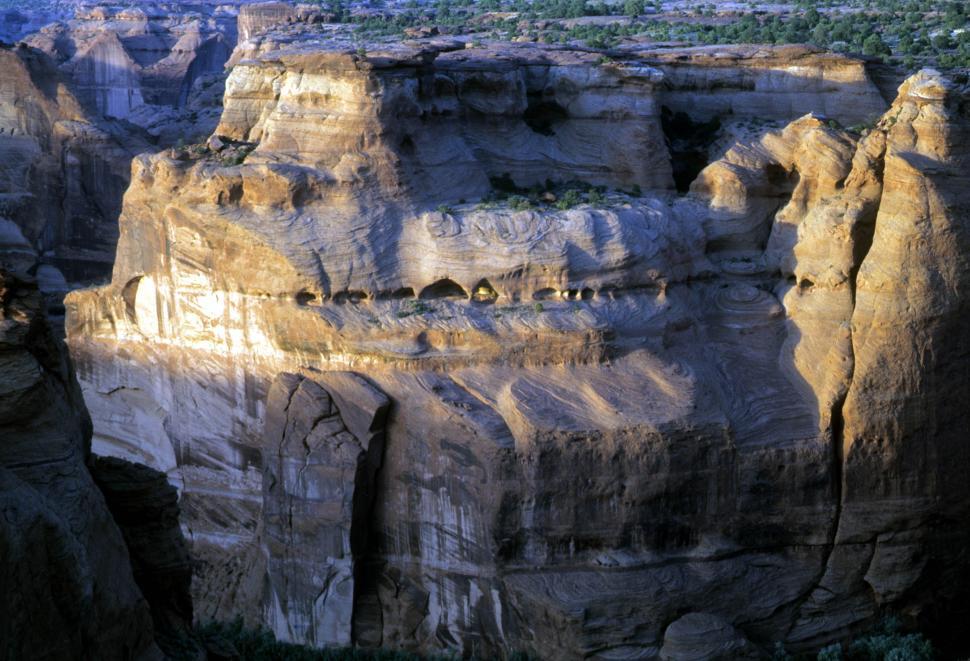 Free Image of Steep cliffs 