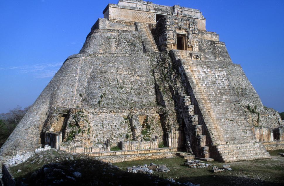 Free Image of Mayan temple 