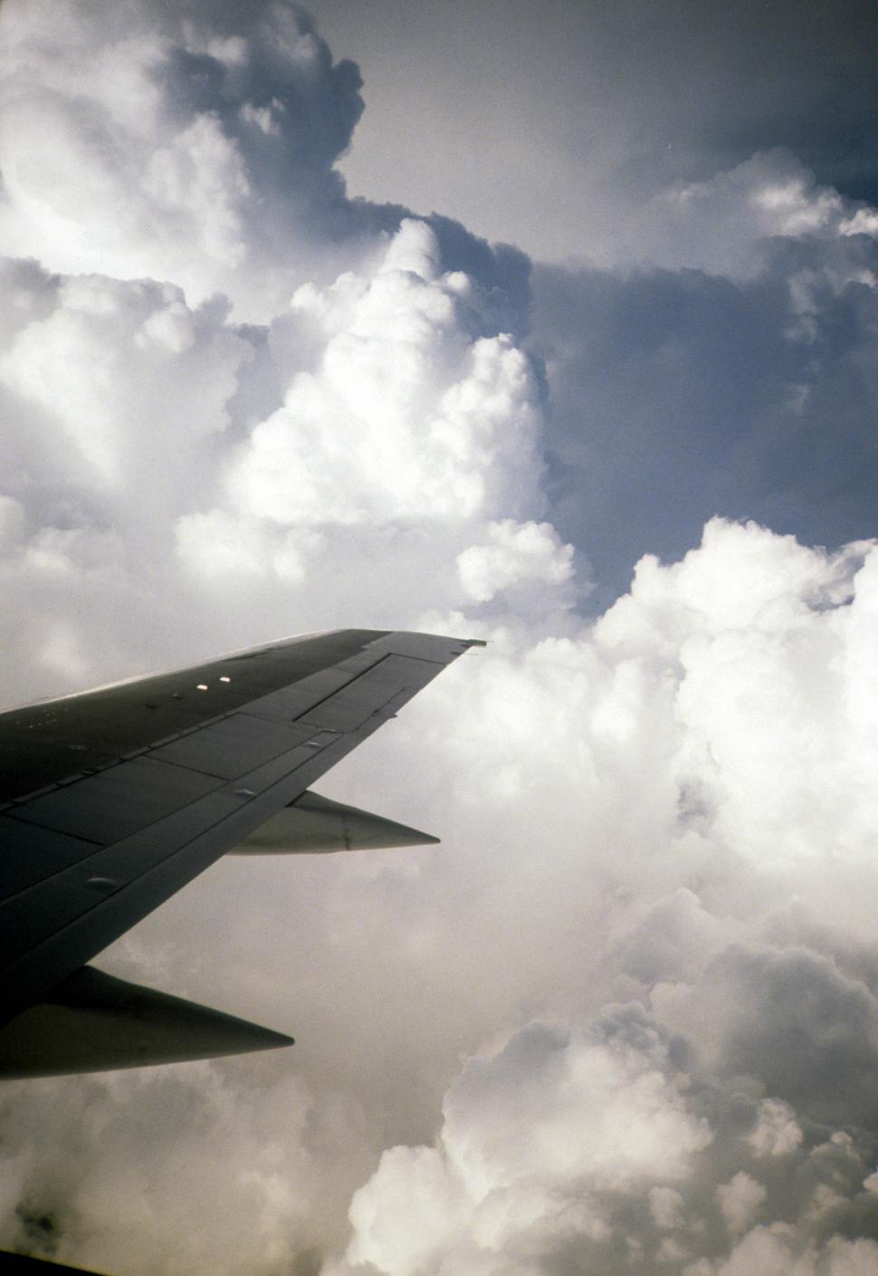 Free Image of Fluffy clouds 