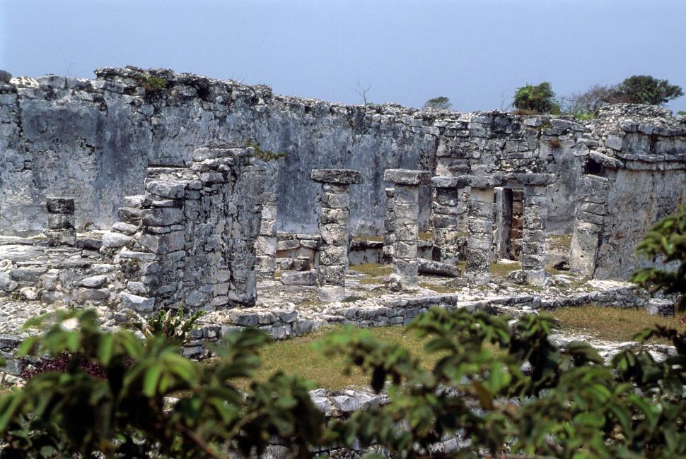 Free Image of Ancient columns 