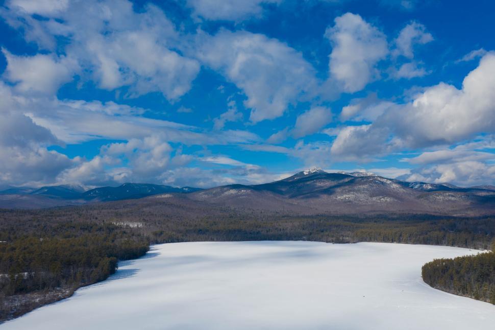 Free Image of Snowy mountain landscape with blue sky 