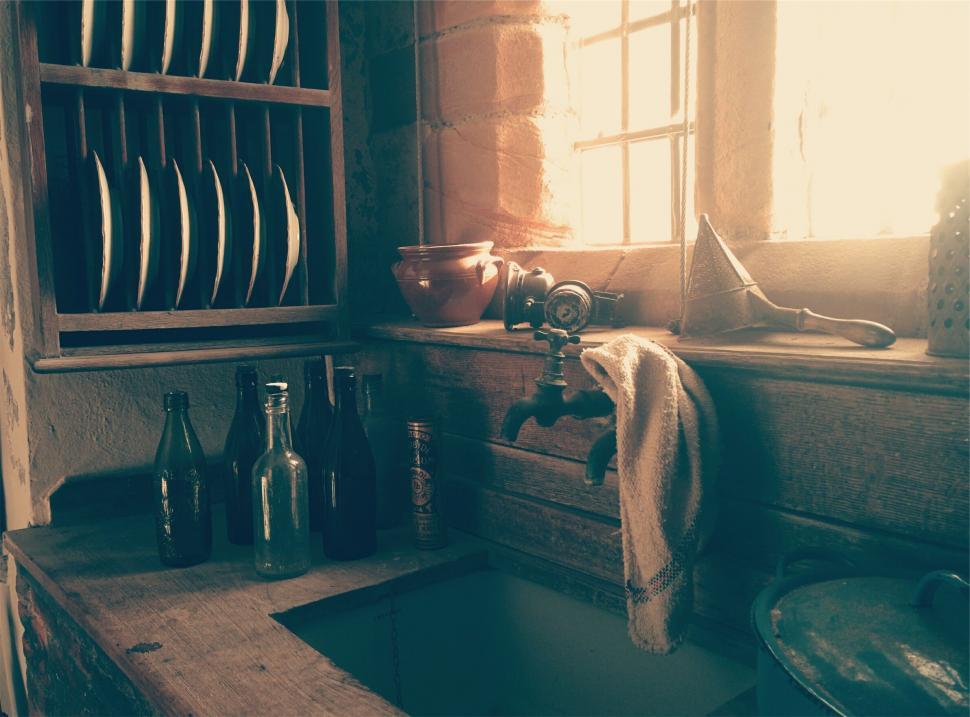 Free Image of Vintage kitchen corner with antique items 